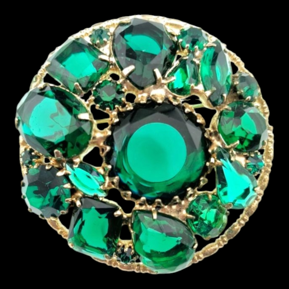 Vintage Emerald Green Rhinestone Brooch, Beautiful Textured Frame!